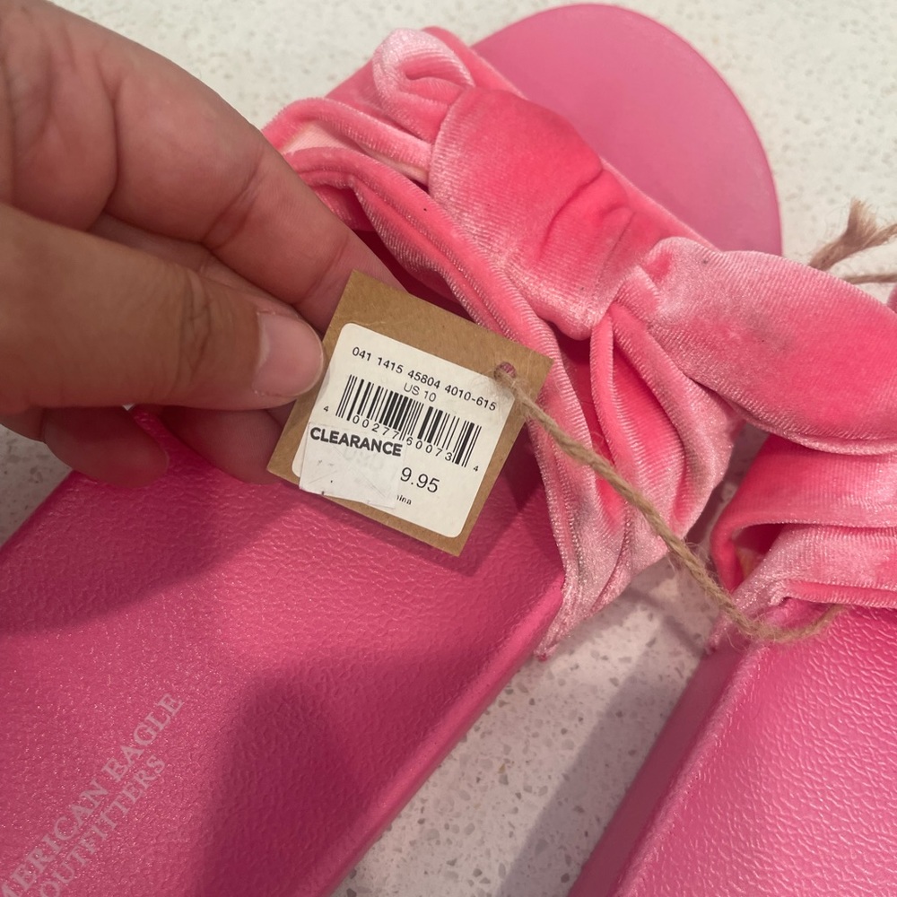 Pink Slippers NWT - Picture 2 of 4